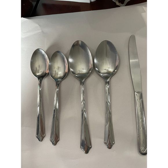 5 pieces of Flatware‎ - Kenilworth (Stainless) By Ekco Silver (Replacements) - Picture 1 of 5